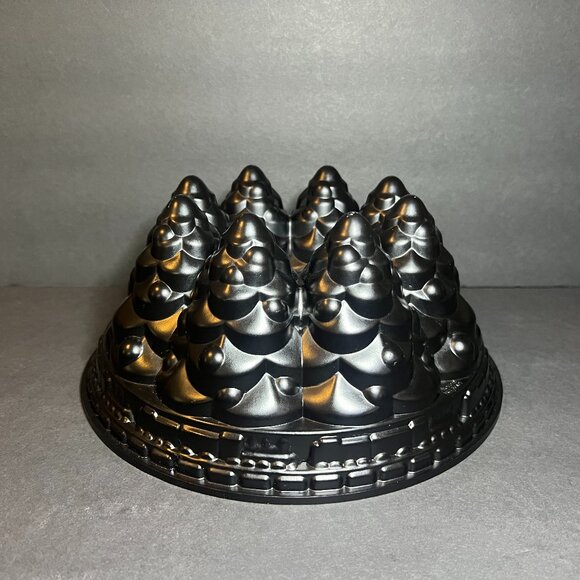 Nordic Ware Black Cast Aluminum Christmas Holiday Tree Bundt Cake Pan 10 Cup - Picture 1 of 8